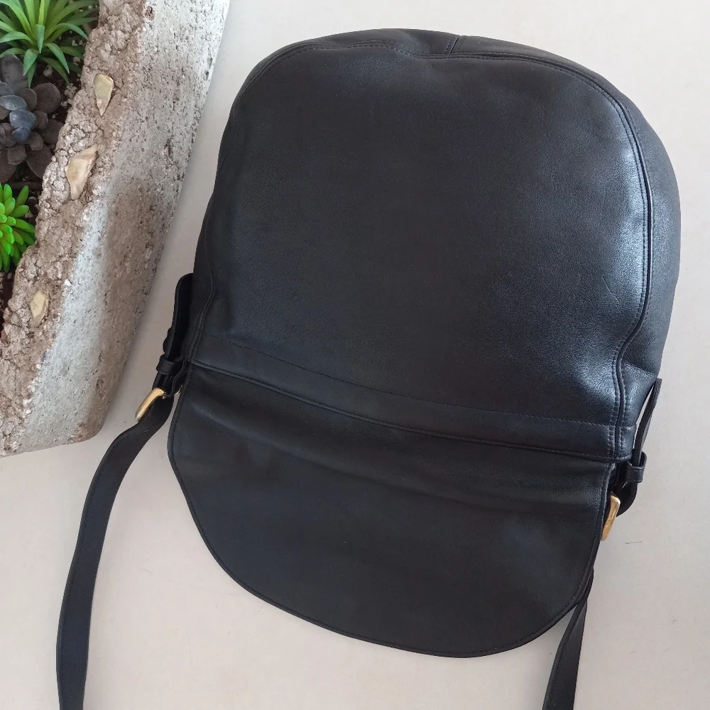 Coach Classics Collection: The Carlton Flap Bag In Black